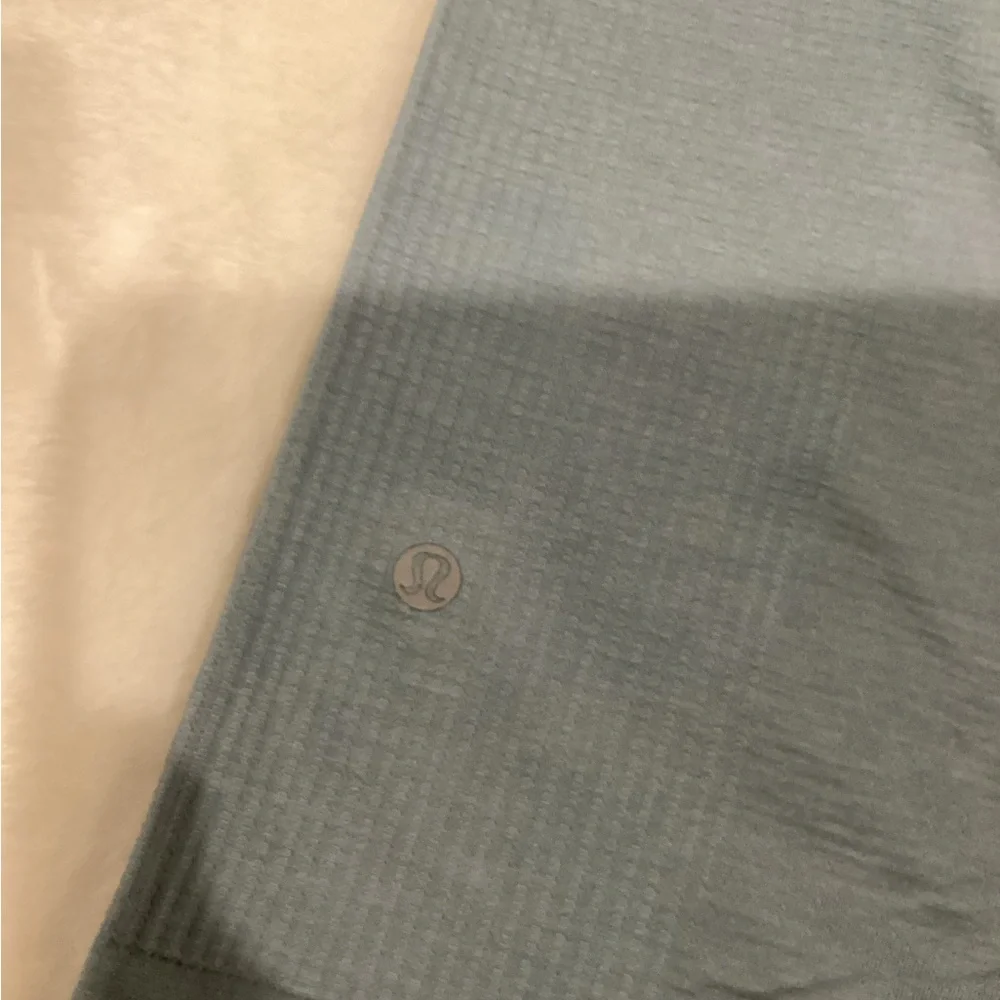 lululemon athletica Men's Slate Gray‎ Short Sleeve Tee